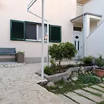 Ivana Dolores Apartman Vinišće