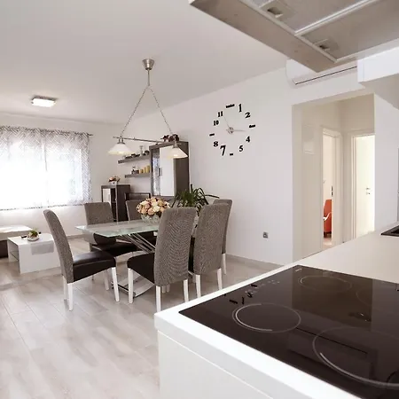 Apartment Ivana Dolores *