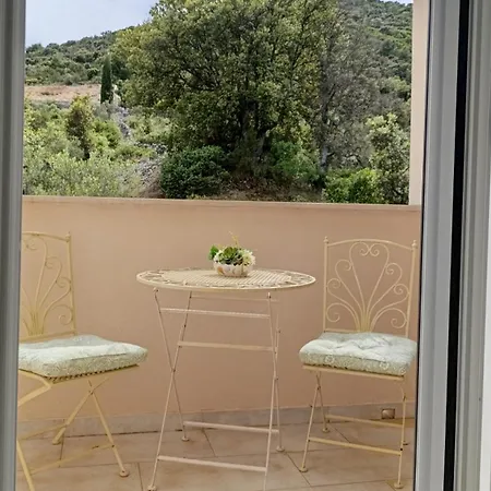 Ivana Dolores Apartment *