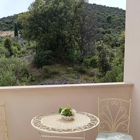 Ivana Dolores Apartment Vinišće