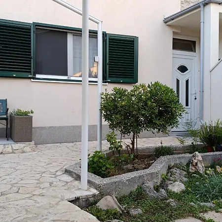 Ivana Dolores Apartment Vinišće