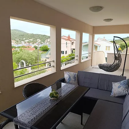 Ivana Dolores * Vinišće