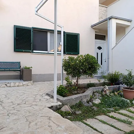 Ivana Dolores Apartment Vinišće