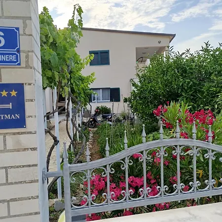 Apartment Ivana Dolores *